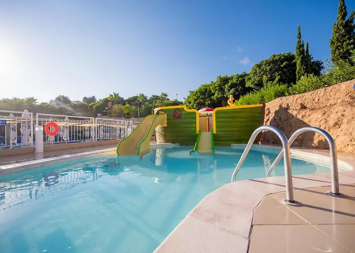 Db Seabank + Üdülőközpont 4*